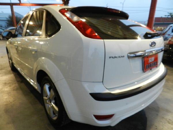 2006年 Ford  Focus 5D 照片8