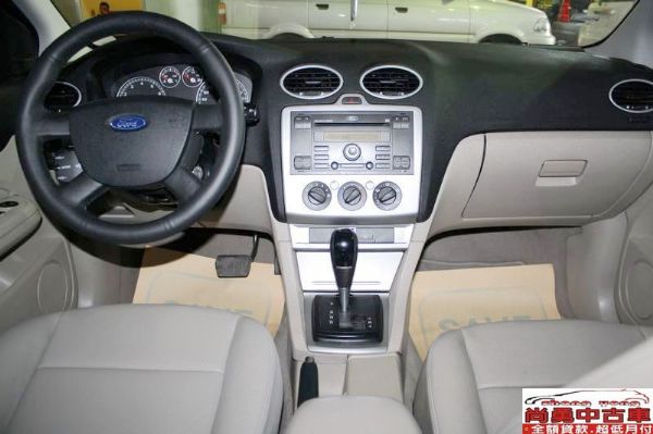 2005 Ford  Focus 1.8 照片2