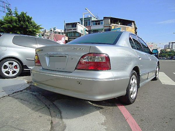 2003年 三菱 Galant 2.0 照片3