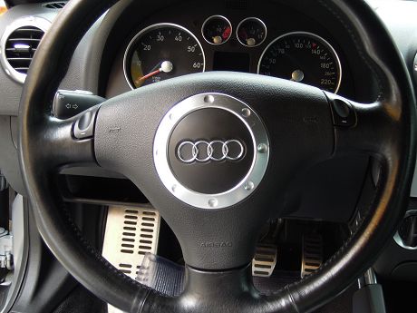 2004年Audi 奧迪 TT 照片5