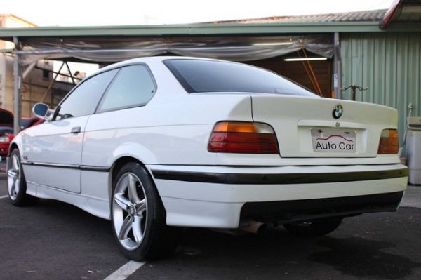 BMW寶馬318ci 1.9白  照片7