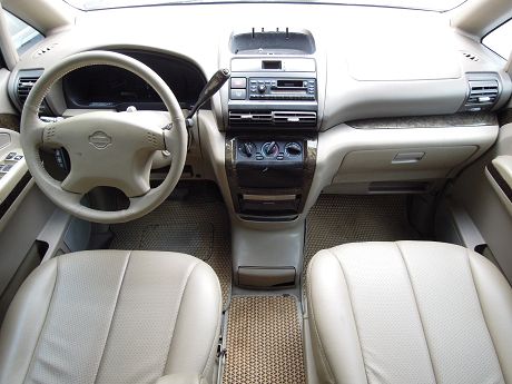 2003年 Nissan Serena 照片2