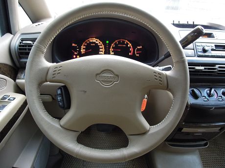 2003年 Nissan Serena 照片6