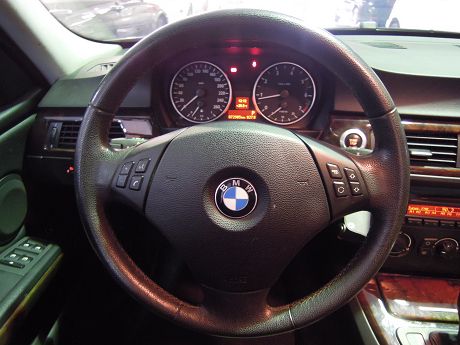 BMW 寶馬320 照片6