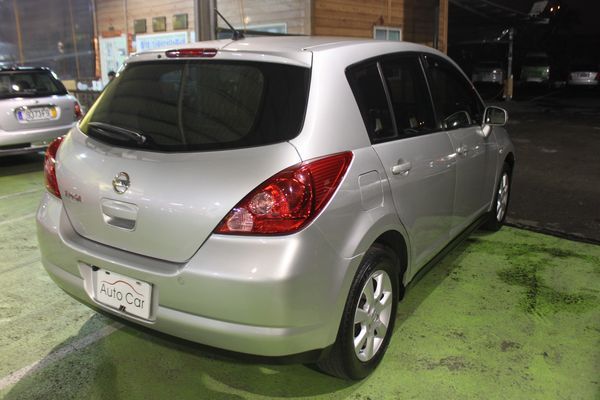 Nissan 日產 Tiida5D  照片6