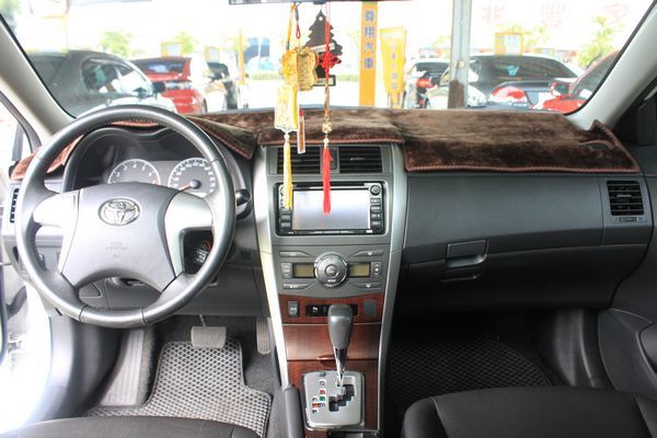 Toyota 豐田 Altis 1.8銀 照片3