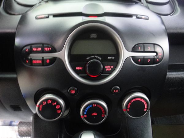 SUM聯泰汽車09年 MAZDA2 照片6