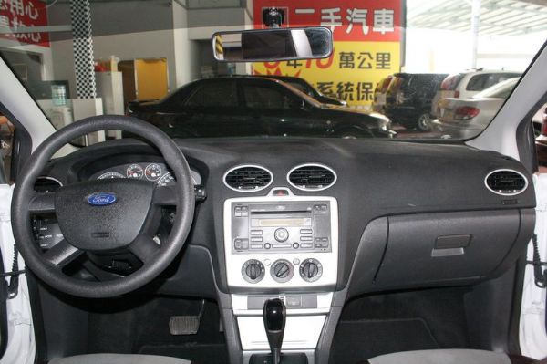 Ford 福特 FOCUS 照片3