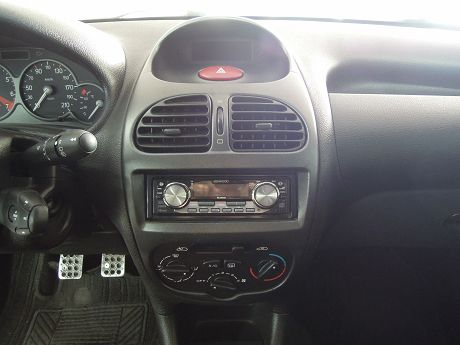 2002 Peugeot 寶獅 206 照片4