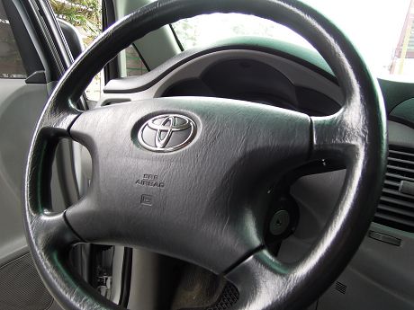 2011 Toyota豐田 Innova 照片3