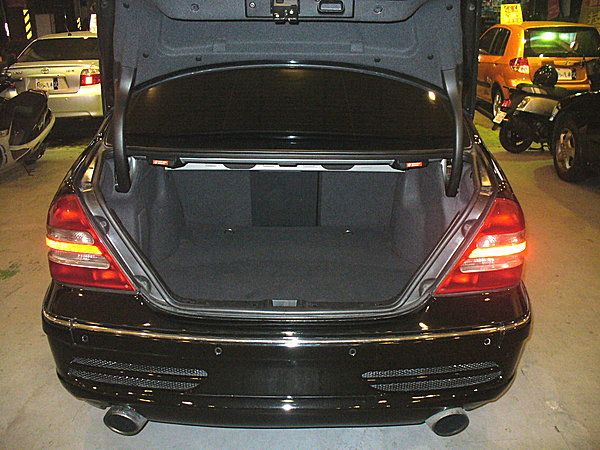 02年Benz/朋馳 C32AMG 照片6