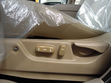 2004年Ford 福特 Escape 照片5
