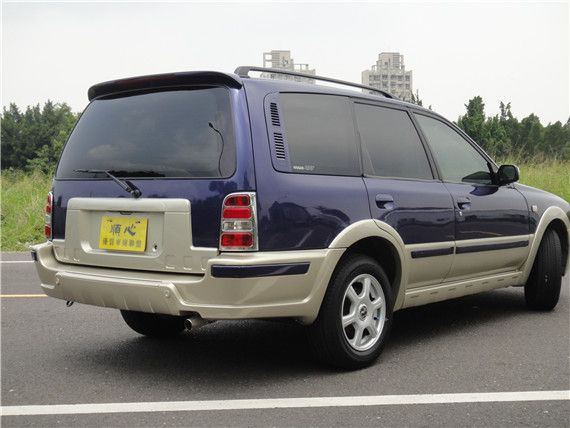 2001年 Nissan N-RV 照片3