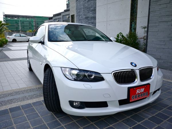 總代理一手車 330CI 僅跑2.8萬  照片3