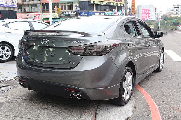 2012年 現代 ELANTRA 1.8 照片3