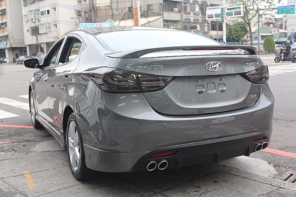 2012年 現代 ELANTRA 1.8 照片4