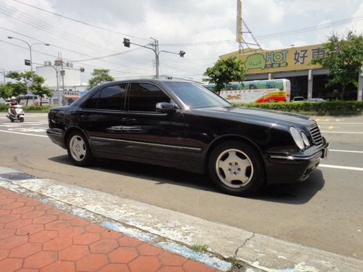  BENZ/賓士 E200K 照片5