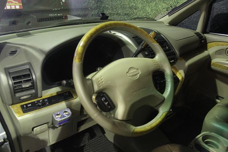 Nissan 日產 Serena QRV 照片3