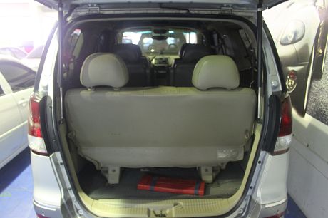 Nissan 日產 Serena QRV 照片8