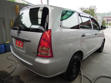 2011年Toyota豐田 Innova 照片10