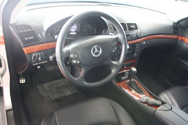 Benz 賓士  E 280 照片3