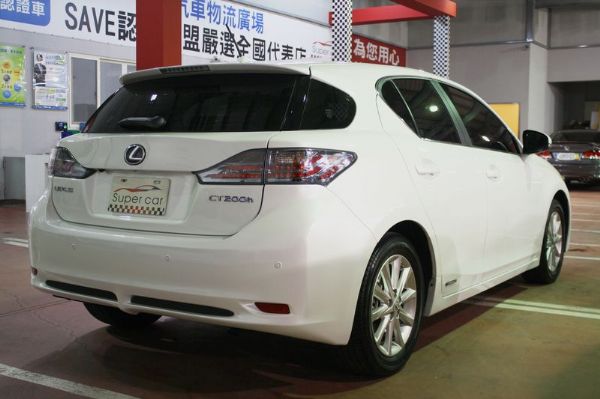 Lexus 凌志 CT200H 油電混合 照片8