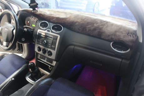 Ford 福特 Focus 2.0 照片5