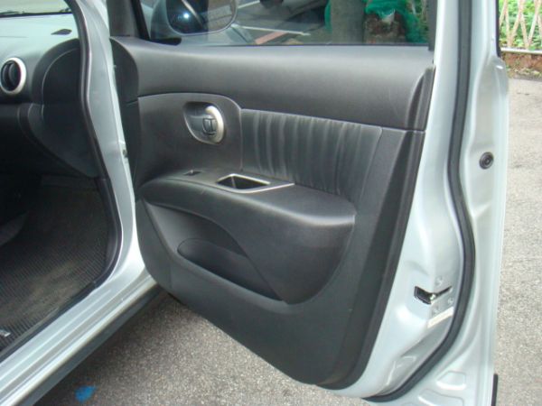 NISSAN LIVINA 照片5