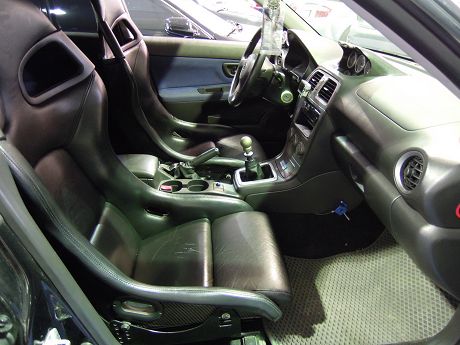 Subaru 速霸陸Impreza GT 照片6