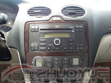 Ford 福特 Focus 1.8 照片6