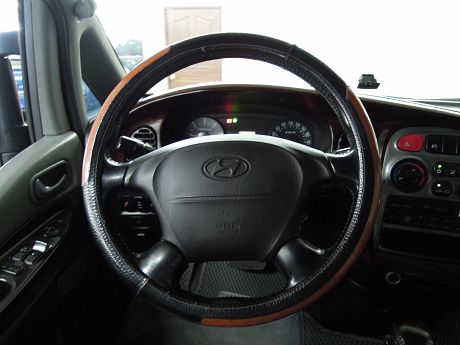 Hyundai 現代 Starex 照片4