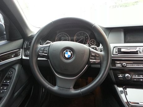 BMW 寶馬 5系列 520 照片3