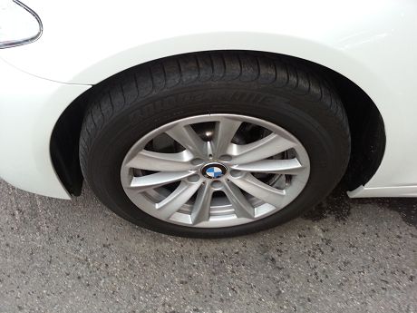 BMW 寶馬 5系列 520 照片8