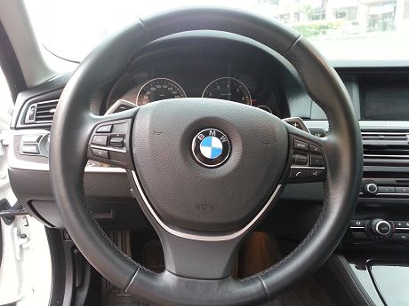 BMW 寶馬 5系列 520 照片3