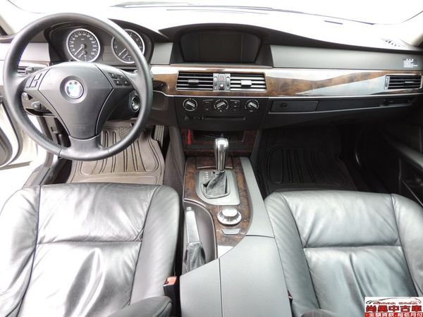 BMW  520I 照片3