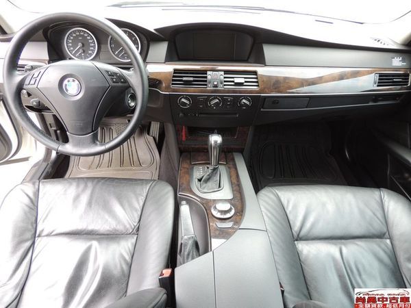 BMW  520I 照片3