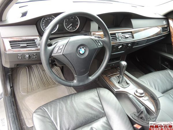 BMW  520I 照片4