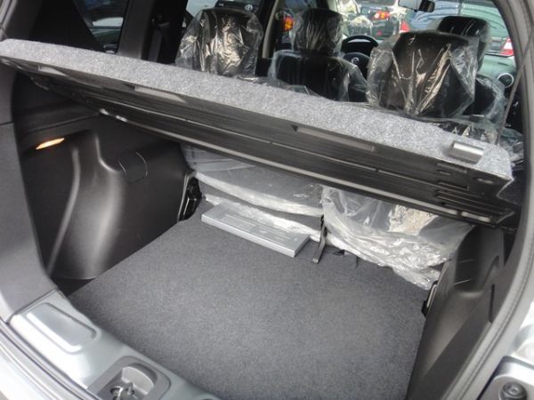 SUM 聯泰汽車 2012年LIVINA 照片9