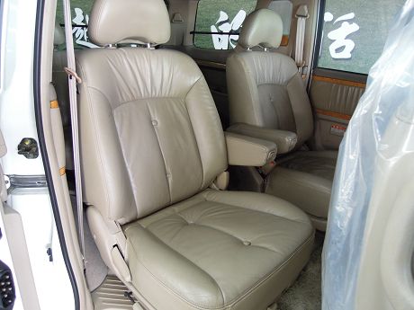 Nissan 日產 Serena QRV 照片6