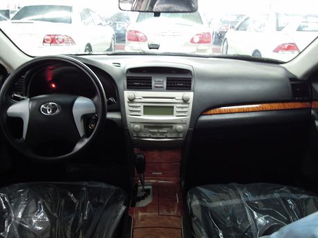 Toyota豐田 Camry 2.4 照片2