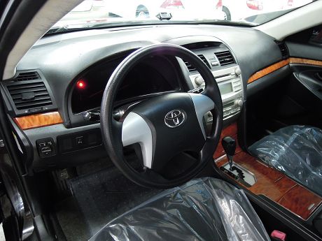 Toyota豐田 Camry 2.4 照片4