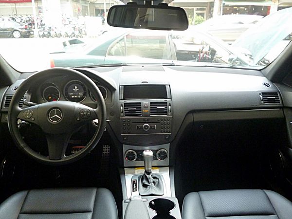 11年-BENZ 賓士-c300-3.0 照片5