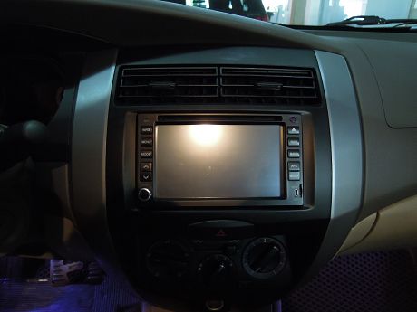 Nissan 日產 Livina 照片3