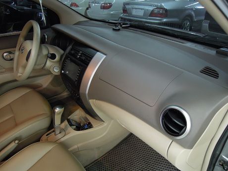 Nissan 日產 Livina 照片5