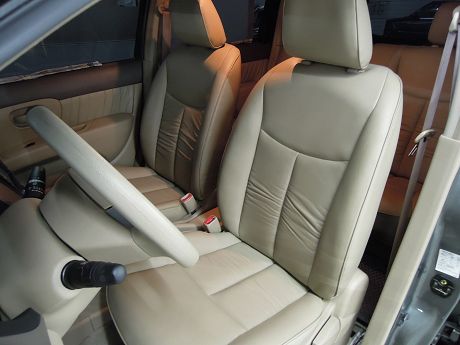 Nissan 日產 Livina 照片6