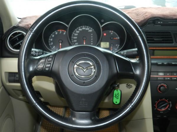 2004年 Mazda 馬自達 3 黑 照片9