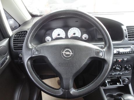 Opel 歐寶 Zafira  照片3