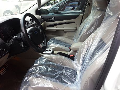 Ford 福特 Focus 1.8  照片5