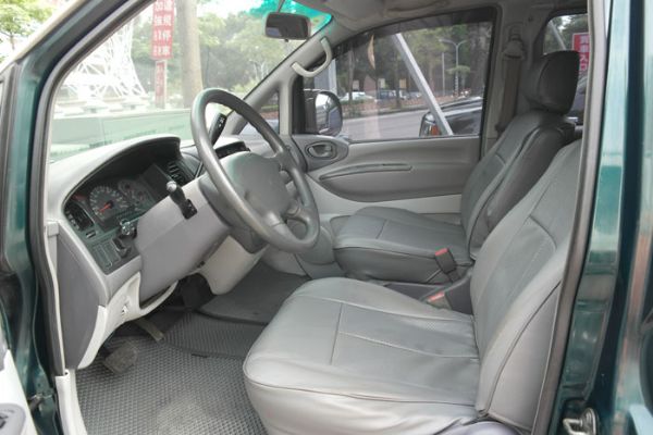 1999年三菱 Space Gear 照片3