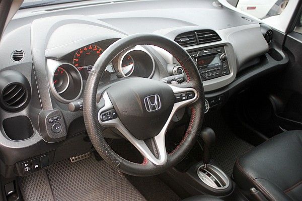 Honda 本田 FIT 1.5 鐵灰  照片4